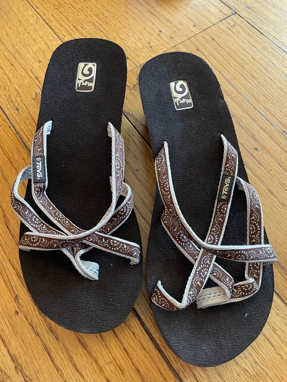 Teva Women's Brown Patterned Crisscross platform Sandals
